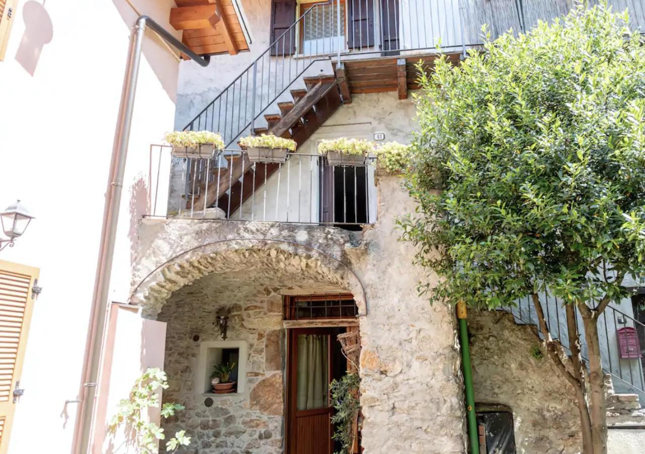 Casa Del Borgo: Appartamento Immerso Nel Verde A/C Bellano Exteriör bild